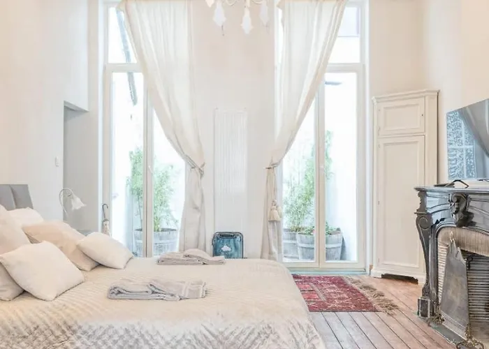 Bright And Elegant In The Heart Of Appartement *