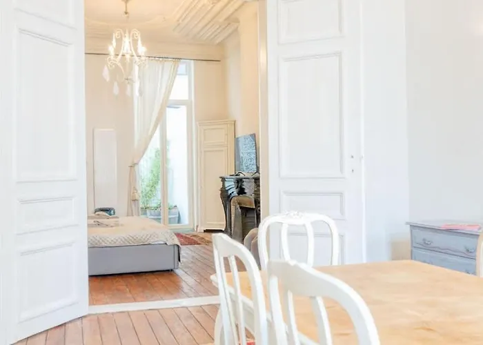 Bright And Elegant In The Heart Of Appartement *