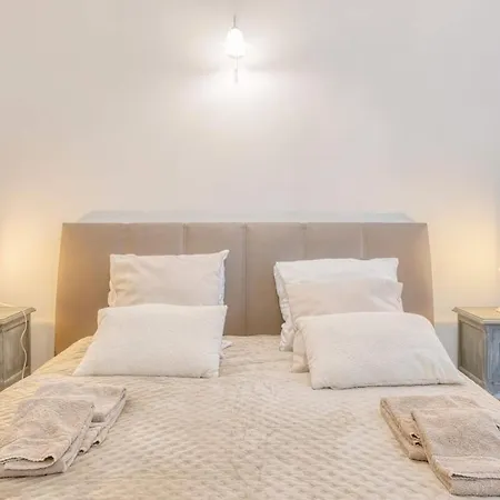 Bright And Elegant In The Heart Of Ostende